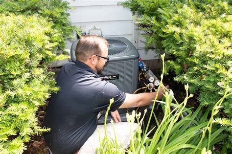 Complete guide to buying a central air conditioner for your home, including model types, efficiency (seer) what is a central air conditioner compressor? Late spring is central air conditioner installation season ...