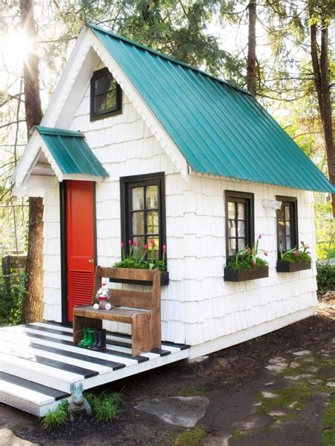 20 Adorable Outdoor Playhouse Ideas For Kids That Are No Less Than A
