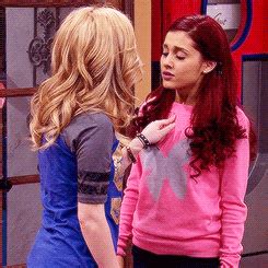 That's judging by the hair color, black clothes, white. Haut Pour Sam And Cat Kiss Gif - Coluor Vows