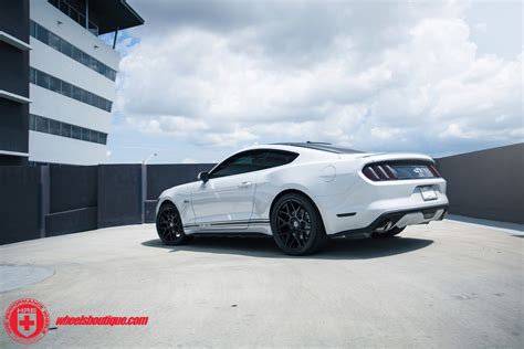 Ford Mustang Gt On Hre Flowform Ff01 Wheels Boutique