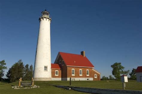 Historic Michigan lighthouse seeking keepers for two-week stays in 2020 - mlive.com
