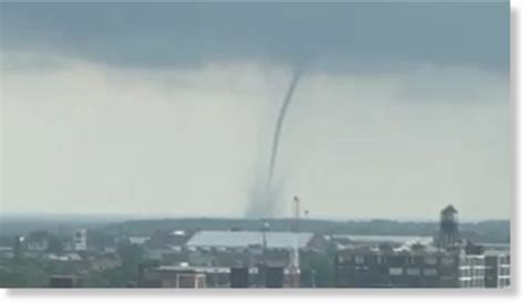 Dozens Of Water Tornadoes Formed Over Lake Erie Earth Chronicles News