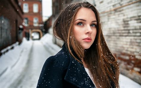 Valeria Snow Kirill Averyanov Women Outdoors Street Winter Urban