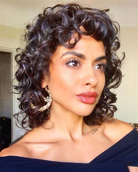 20 Perfect Looks For Short Curly Hair Stylesrant