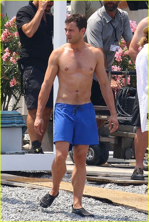 Jamie Dornan S Wife Amelia Warner Joins Him For Fifty Shades Beach Scenes Photo
