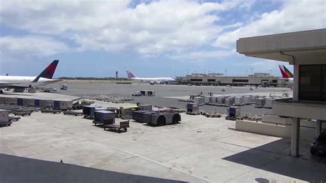 Hnl Honolulu Airport Walking Around Youtube