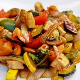 Chop up the veggies you you can blanch the broccoli with the boiling noodles by adding the broccoli in the last 3 minutes of uncover, move the tofu around and cook for another minute or 2 until the sauce thickens and forms a. Broccoli Brown Sauce With Tofu Calories / Tofu And ...