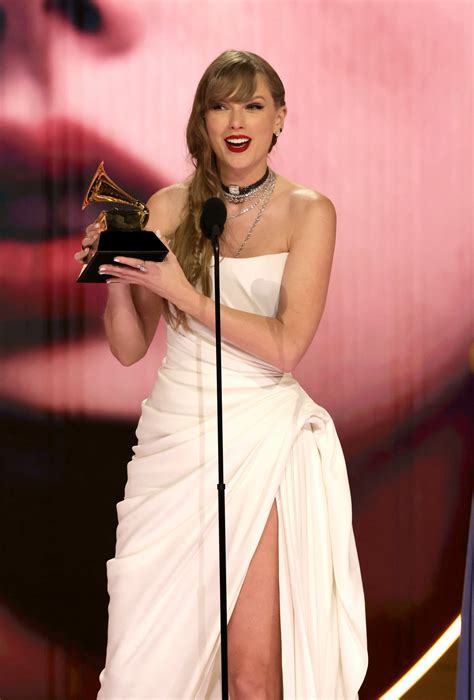Nhân Dịp Phá Kỷ Lục Grammy Taylor Swift Công Bố Album Mới Harpers