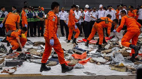 Indonesia Plane Crash Leaves Experts Puzzled The New York Times