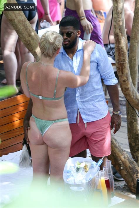 Lindsey Vonn And P K Subban Can T Keep Their Hands Off Each Other At A