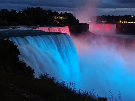 Niagara Falls Illuminated Last Night Such A Beautiful Place Rpics