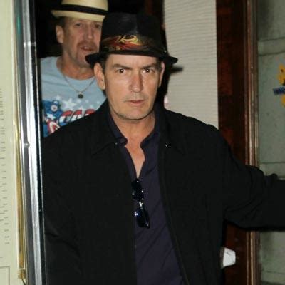 Breaking News Drunk Naked Charlie Sheen Trashes Hotel Room Then