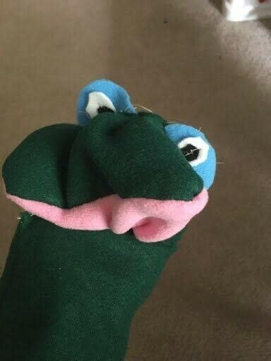 Baby Einstein 2019 Puppet Replica Of The Green Frog From Baby Dolittle