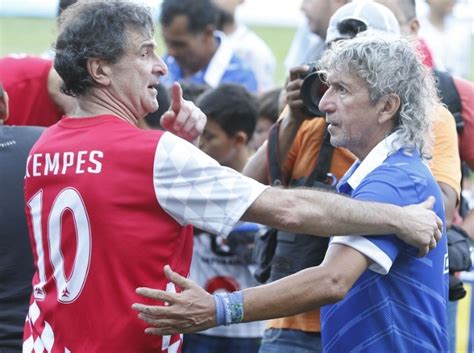 Mario alberto kempes es el embajador internacional del valencia cf, y una de las grandes leyendas del fútbol internacional. Kempes le responde a Maradona y defiende a Messi: "es ...