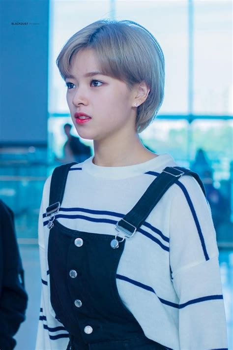Jeongyeon Jeongyeon Airport Fashion Twice Airport Fashion Nayeon Airport Short Hair