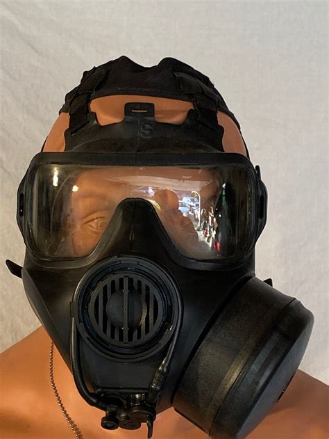 New Avon M53 Us Military Gas Mask Kit Size Rh Small Locknwalkharness