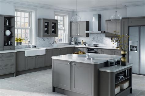 We have all the kitchen planning inspiration you need for the heart of your home, whatever your style and budget. Fitted kitchen service London | fitted kitchens Middlesex