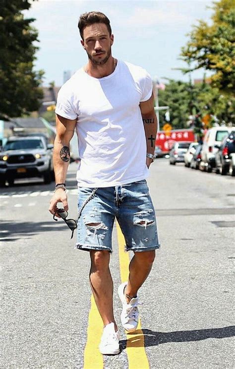 5 Coolest White T Shirt Outfit Ideas For Men In 2020 Men