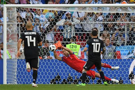 Argentina Legend Defends Lionel Messi After Penalty Miss Costs La Albiceleste World Cup Win