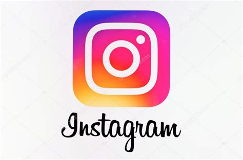 Ícone De Câmera Do Novo Instagram Logotipo Novo Logotipo Colorido Na Tela Do Pc — Fotografia De
