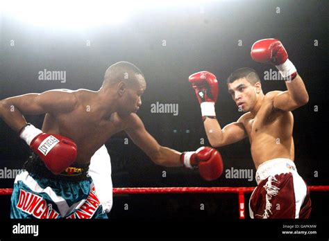 boxing commonwealth super bantamweight championship esham pickering v duncan karanga stock