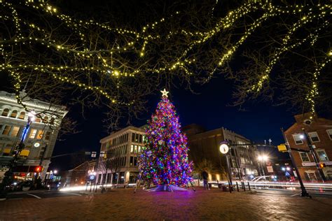 Small Towns With Big Time Christmas Celebrations Slideshow