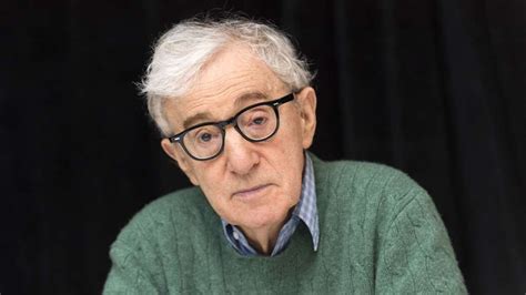 Woody Allen Wearing Glasses And Looking At The Camera Cinema Registi