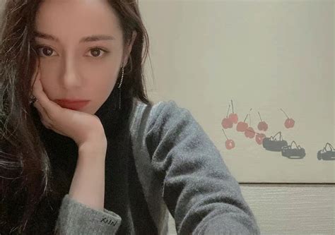 Dilraba 迪丽热巴 On Twitter New Dilireba Selfies From Vogue China 迪丽热巴