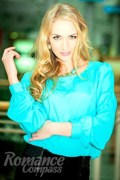 Date Ukraine Single Girl Anna Blue Eyes Blonde Hair 32 Years Old