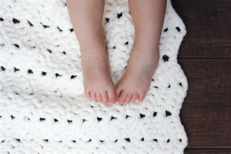 Free Easy Crochet Baby Blanket Free Pattern Make And Do Crew