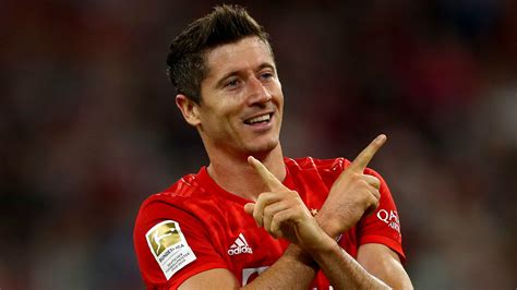 Lewandowski is one of the finest finishers in football today, and he is one of the finest pure strikers in yet it is possible to describe lewandowski as overrated in one key respect: Poland's Lewandowski crowned Europe's top goal scorer in 2019 ahead of Messi and Mbappé - Kafkadesk