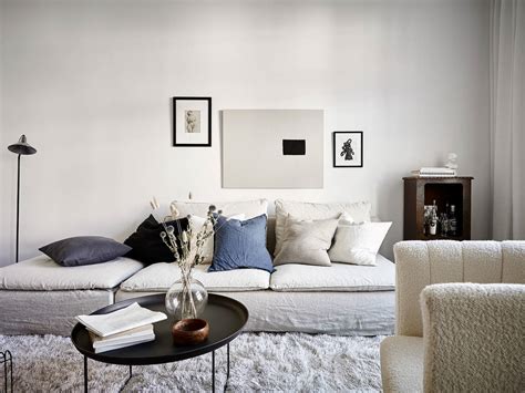 Cozy Living Room With White Textiles Coco Lapine