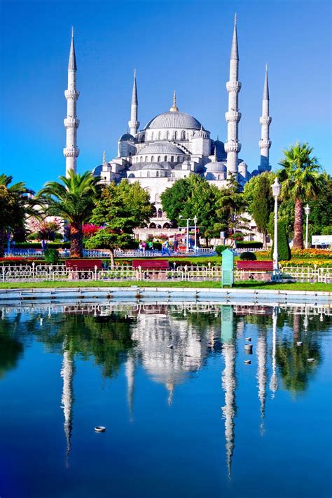 La Majestuosa Mesquita Azul En Estambul Turqu A Places Around The