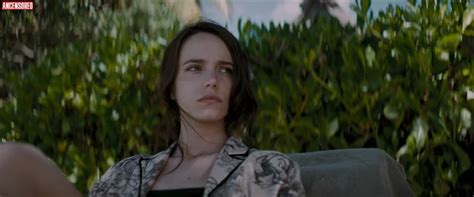 Nackte Stacy Martin In Lovers Ii
