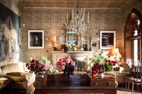 Use Fresh Flowers To Enhance Your Interior Design Get Creative With