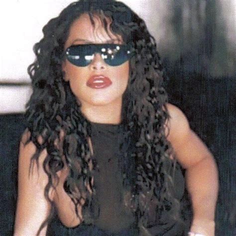 Throwback Aaliyah Rocking Shades