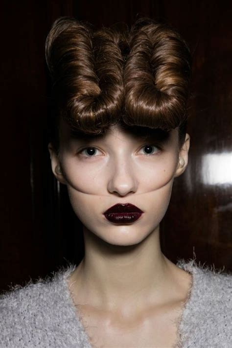 8 Dark Lip Looks From The Fall 2016 Runways Dark Lips Burgundy Lips