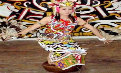 TARI KANCET LEDO Budaya Indonesia