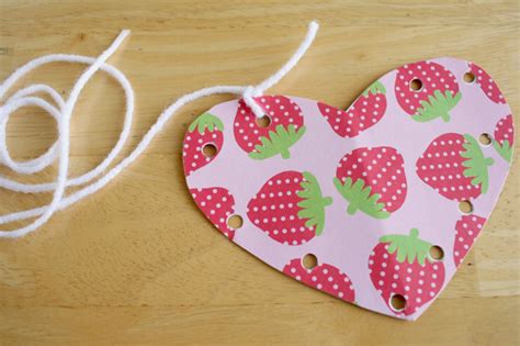 How To Heart Paper Pockets For Valentines Day Make Make Craft