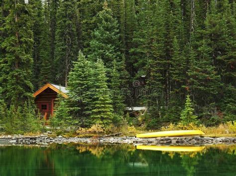 Wooden Cabin At Lake O Hara Yoho National Park Canada Stock Photo