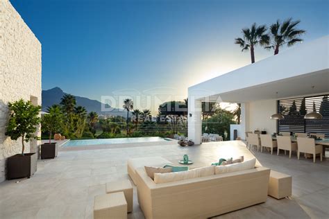 Stunning Brand New Contemporary Luxury Villa In Las Brisas Nueva