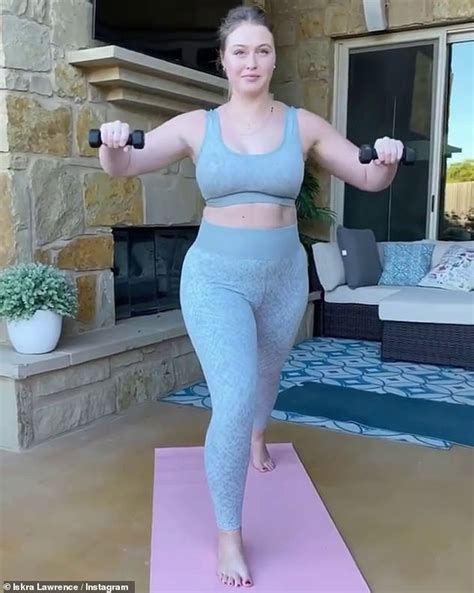 Iskra Lawrence Showcases Her Curves In Tight Grey Gymwear As She Works