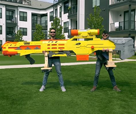 The Worlds Largest Nerf Gun Measures More Than 12 Feet Long