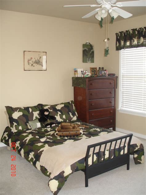 Transform your boring looking bedroom into an action packed military themed bedroom. Boys Camouflage Bedroom Ideas - 5 Small Interior Ideas
