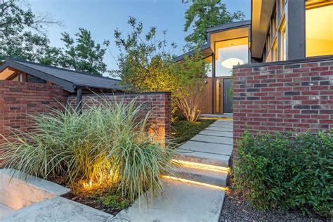 Mid Century Modern Entry Courtyard And Outdoor Living Spaces R