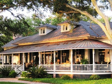Porches that wrap around at least one side add lots of usable outdoor space. 42+ Farmhouse House Plans With Wrap Around Porch Pics - House Plans-and-Designs