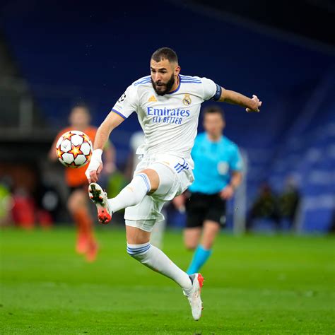 Curious Case Of Karim Benzema Loved By Real Madrid Loathed France Dossieroutpost Com