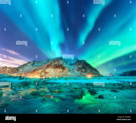 Aurora Las Luces Del Norte En Las Islas Lofoten Noruega Cielo