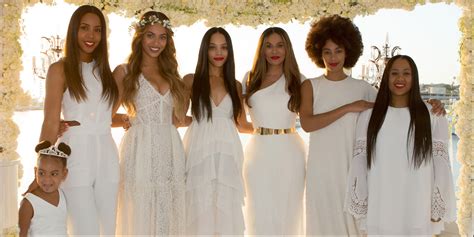 Ich hab schon tagelang einen ohrwurm von beyoncés neuem lied 'best thing i never had' und ich hab mich in das hochzeitskleid in dem musikvideo verliebt :) :d ich. Beyonce and Blue Ivy at Tina Knowles Wedding