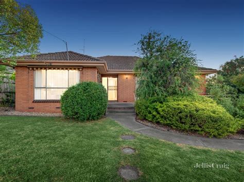 22 Fromhold Drive Doncaster Vic 3108 Property Details